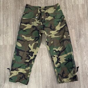 NWT U.S. Army issued cold weather camouflage trousers Gore Tex men’s sz L reg.